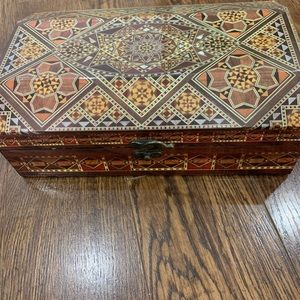 BNW Wood box for jewelry